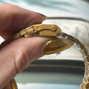 Vintage Collectible NWOT Gold Tone Quartz Watch like new WINSTAR